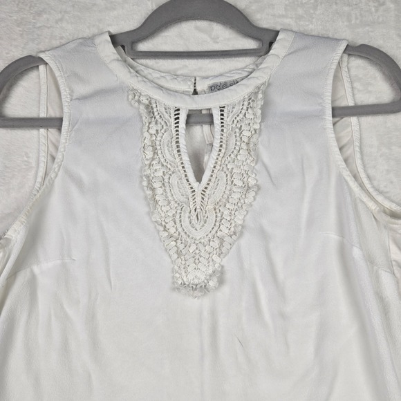 Pale Sky Women's White Sleeveless Blouse Size Medium Crochet Detail Keyhole Back - Picture 2 of 12